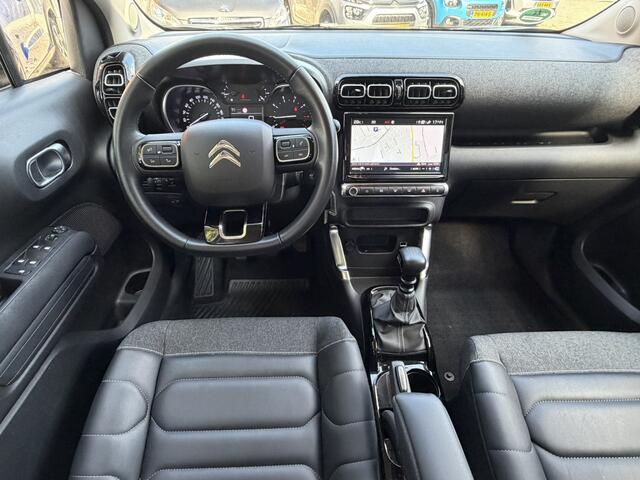 Citroen C3 Aircross 1.2 Benizne 110 Pk Hoge Luxe Shine * Navigatie * Cruise Control * L.M. Velgen * Achteruitrij Parkeer Camera & Sensoren * Stoelverwarming * Speci\le Bekleding * Vingerhoets; Vierde Generatie Eersteklas Service. Al meer dan 100 jaar een begrip in d