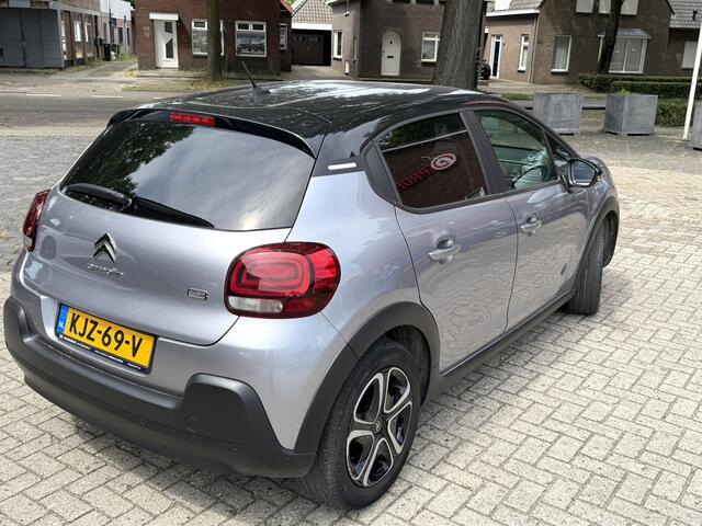 Citroen C3 Benzine 82 Pk 5-Deurs * Navigatie * Cruise Control * Airco * Zwart Dak * Dab Radio * Vingerhoets; Vierde Generatie Eersteklas Service. Al meer dan 100 jaar een begrip in de Brabantse Kempen