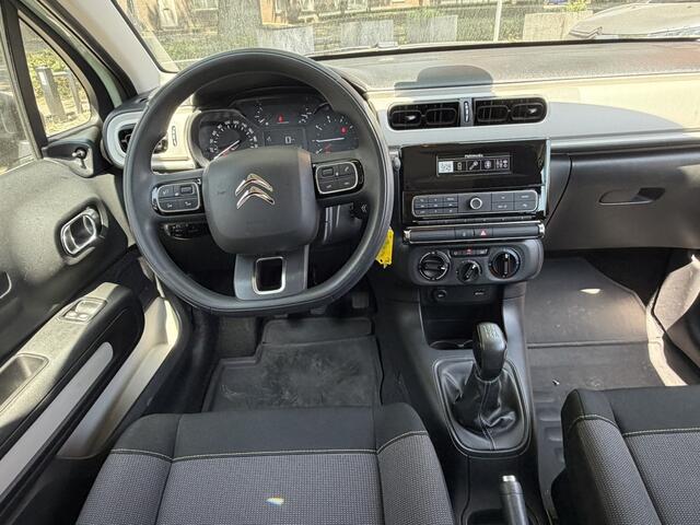 Citroen C3 Benzine 5-Deurs 70 Pk * Airco * Cruise Control * Bluetooth * 5-Deurs * Mint * Vingerhoets; Vierde Generatie Eersteklas Service. Al meer dan 100 jaar een begrip in de Brabantse Kempen