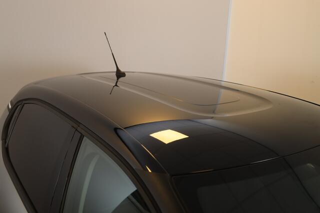 Citroen C3 PT 110 Shine 17" All season | Camera | Parkeer Sensoren | Keyless