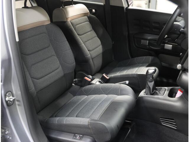 Citroen C3 Max 83PK | 1ste eigenaar | AppleCarplay/AndroidAuto | Stoelverwarming | Navigatie | Camera | Climate Control | Cruise Control | LED | Isofix | DAB Radio | Privacy Glass | Parkeersensoren |