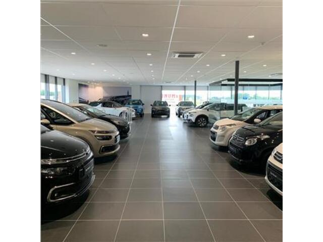 Citroen C3 Ë-C3 Business Comfort Range 44 kWh - SENSOREN - AIRCO - VOORAAD!!