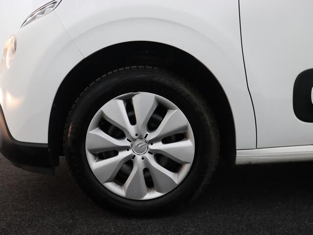 Citroen C3 1.2 PureTech Feel 105g Airco, Bluetooth, Cruise control, Rijstrooksensor, Stuur multifunctioneel, Verkeersbord detectie Een luxe en comfortabele hatchback met een eigentijdse uitstraling en een verrassend ruim interieur. De zuinige 1.2 PureTech-motor zorg