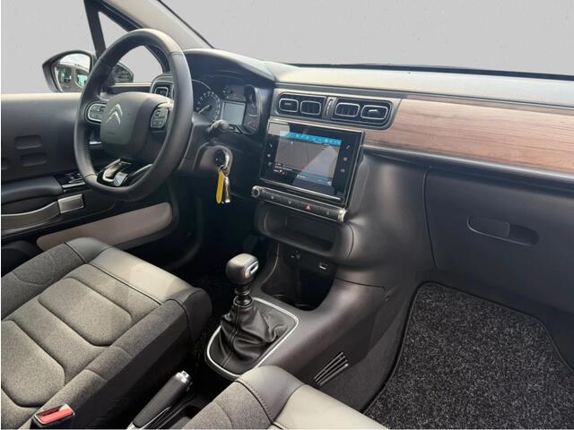 Citroen C3 1.2 PureTech Shine | Camera | Dodehoek | Stoelverwarming | CarPlay | Winter- en zomerset