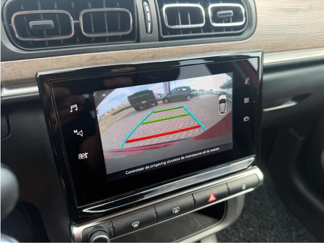 Citroen C3 1.2 PureTech Shine | Camera | Dodehoek | Stoelverwarming | CarPlay | Winter- en zomerset