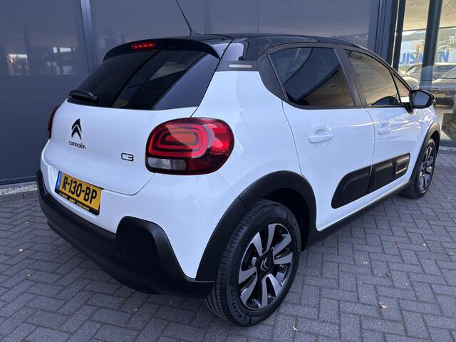 Citroen C3 1.2 PureTech C-Series Airco - Apple carplay - Bluetooth - Cruise control - Licht metalen velgen 16 inch - Navigatiesysteem - Radio - Stuur multifunctioneel - Led verlichting - Mistlampen - Start/stop systeem - Elektrische ramen - Extra getint glas achter