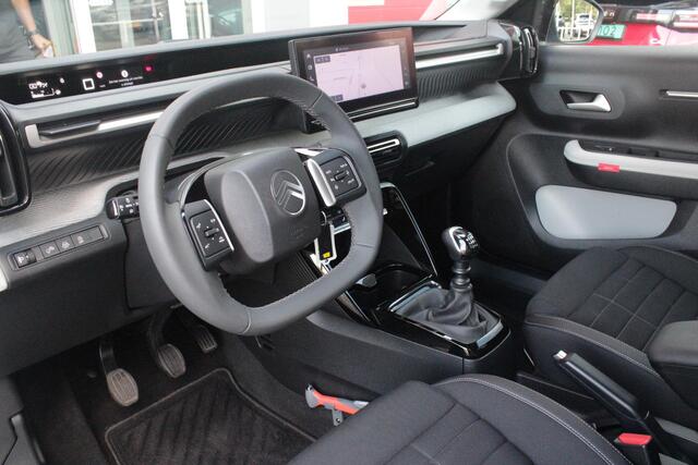 Citroen C3 1.2 100PK MAX | AFNEEMBARE TREKHAAK | POLAR WHITE DAK | MONTE CARLO BLUE | ACHTERUITRIJ CAMERA | 17" LICHTMETALEN VELGEN "ATACAMITE" | NAVIGATIE | DRAADLOZE APPLE CARPLAY/ANDROID AUTO | DRAADLOZE TELEFOONLADER | GETINTE ACHTERRUITEN | LED KOPLAMPEN | CLIMATE CONTROL | DAKRAILS "GLOSSY BLACK" | CRUISE CONTROL |