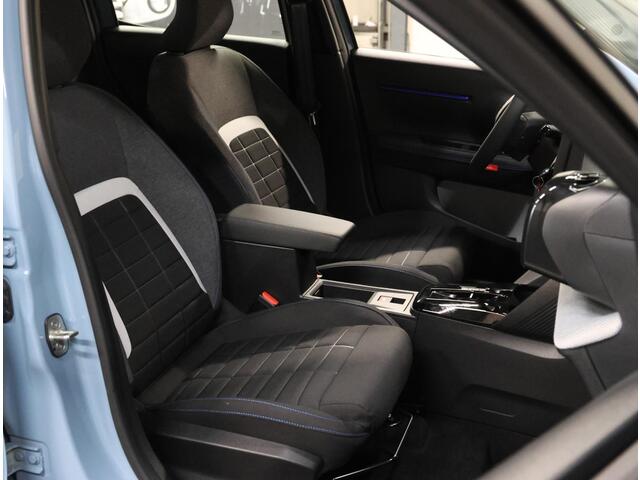 Citroen C3 Ë-C3 Business 113PK Comfort Range 44 kWh | 1ste eigenaar | AppleCarPlay/AndroidAuto | Navigatie | CruiseControl | Airco | Armsteun | Parkeersensoren | DAB | LED |