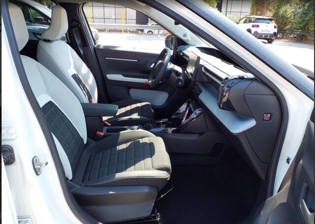 Citroen C3 1.2 Hybrid 110pk Max ALL-INRIJKLAARPRIJS/Navi/Camera/Duo-Tone/Lichtmetalen velgen