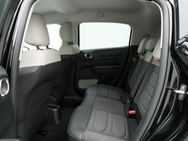 Citroen C3 1.2 PureTech Max | Apple Carplay | Navigatie | Achteruitrij camera | Parkeersensoren achter | Voorstoelen verwarmd | Connected services | Bluetooth | Cruise control | Armsteun bestuurdersstoel |