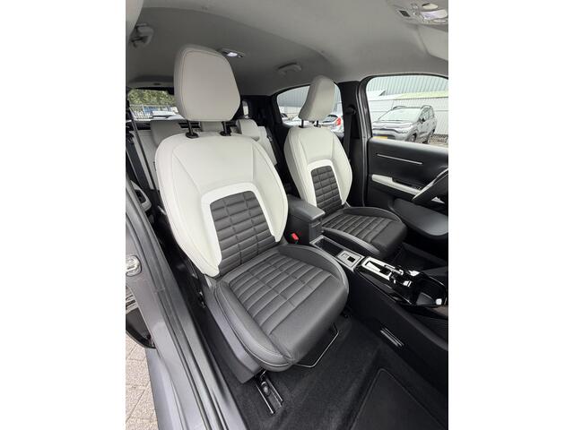 Citroen C3 Ë-C3 Aircross Max 113pk Comfort Range 44 kWh (Camera - Parkeersensoren V+A - Automatische Airco - Navigatie - Apple Carplay - LED - 17"incl 4S - Dodehoek detectie)