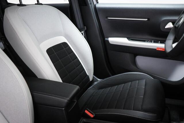 Citroen C3 Ë-C3 Max 113pk 44 kWh | LED | HALF LEDER | CLIMA | DAB | APPLE | CAMERA
