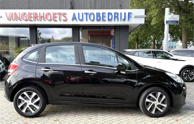 Citroen C3 1.2 Benzine Luxe Sportieve Selection * Navigatie * Climate & Cruise Control * Bleutooth * Vierseizoenenbanden * Armsteun * Led Dagrij Verlichting * Vingerhoets; Vierde Generatie Eersteklas Service. Al meer dan 100 jaar een begrip in de Brabantse Kempen