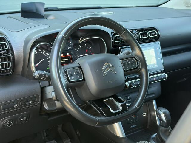 Citroen C3 Aircross 1.2 PureTech S&S Shine ?D-riem vv in 2025?Dealer Onderhouden?Camera?Trekhaak?Keyless?2e Eigenaar?Draadloze telefoonlader?Head-up Display?Carplay?Navi?Clima?Cruise?Pdc V+A?Rijstrooksensor?Dodehoeksensor?110pk?17'' Lm velgen?N.A.P?Apk tot 01-2027