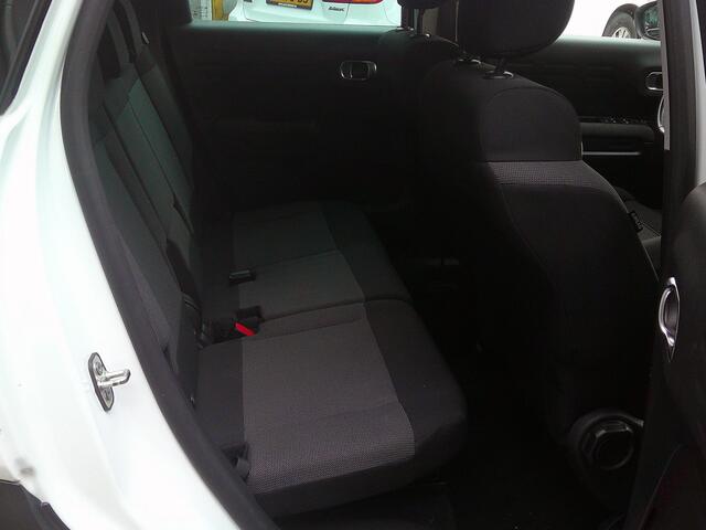 Citroen C3 Aircross 1.2 PureTech S&S Shine Staat in De Krim