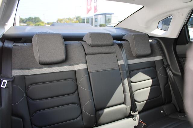 Citroen C4 X 1.2 PT 130 EAT8 Shine | Stoel- Stuur- & Voorruitverwarming | Head Up Display