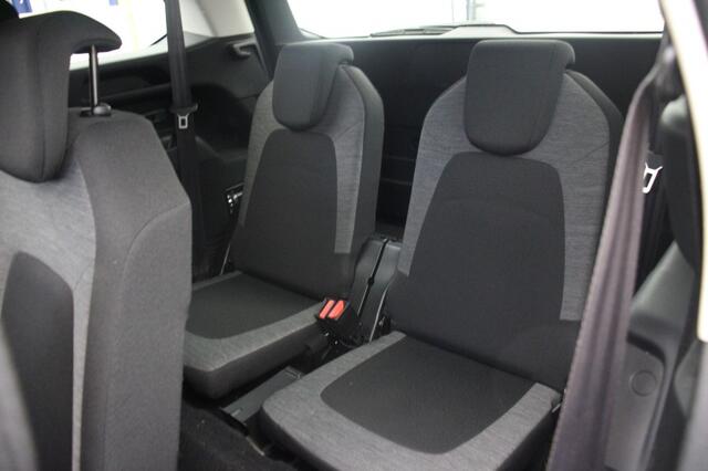 Citroen C4 1.2 PureTech Feel 7 Persoons - Carplay, Cruise, Trekhaak