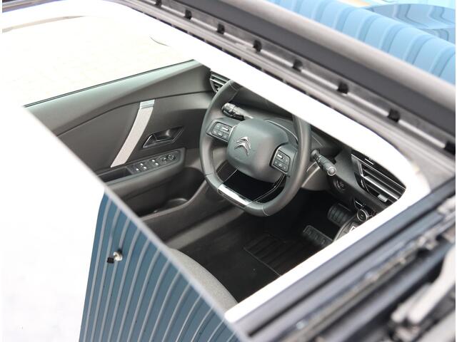 Citroen C4 1.2 130PK Shine | AppleCarPlay/AndroidAuto | Schuifkanteldak | Cruise Control | Navigatie | LMV | Climate Control | Camera | Head-Up Display | Armsteun | Isofix |