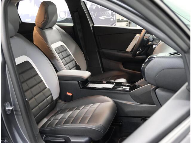 Citroen C4 1.2 Hybrid 136PK Max | AppleCarPlay/AndroidAuto | Adaptieve Cruise Control | Navigatie | LMV | Climate Control | 360'Camera | Head-Up Display | Armsteun | Isofix | Privacy Glass |