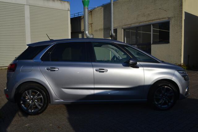 Citroen C4 SpaceTourer 130 AUTOMAAT | SHINE | PDC V+A+D.HOEK+CAMERA 360 | ALL SEASON