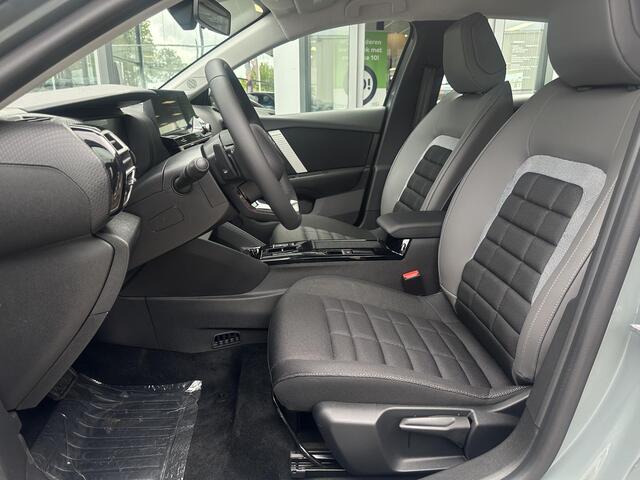 Citroen C4 1.2 Hybrid 145pk Business | Voorruit-/Stoelverwarming | Comfort Seats | PHC vering | Adaptive Cruise Control | Climate Control | Parkeercamera/-sensoren | Apple Carplay/Android Auto | Full LED | Dodehoekdetectie | Navigatie |