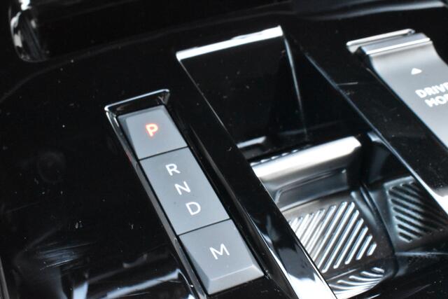 Citroen C4 Puretech EAT8 Feel Edition Automaat | Navi | Airco | Camera achter | Adapt. Cruise controle |