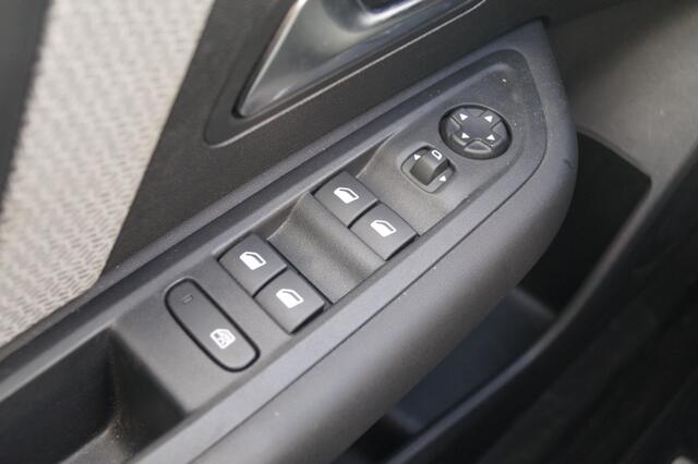 Citroen C4 1.2 Puretech Feel -CARPLAY-TREHKAAK-