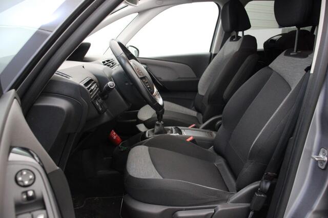 Citroen C4 1.2 PureTech Feel 7 Persoons- Carplay, trekhaak, Navi