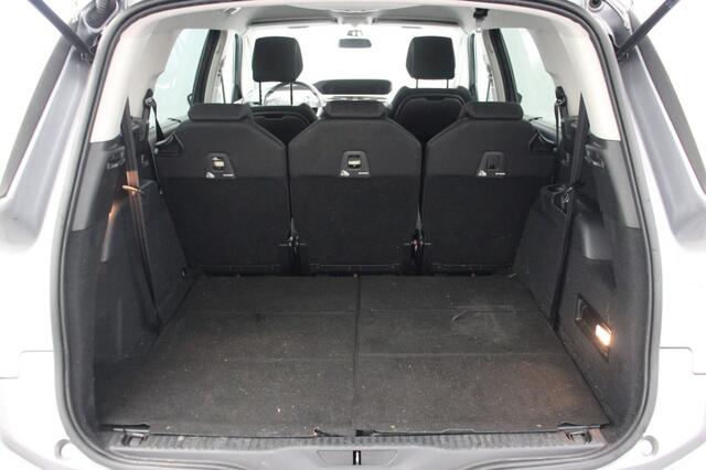 Citroen C4 1.2 PureTech Feel 7 Persoons- Carplay, trekhaak, Navi