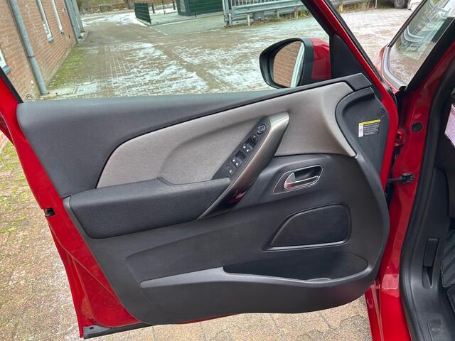 Citroen C4 C4 SPACE TOURER 1.2 TECH BISINESS 7 PERSOONS AUTOMAAT