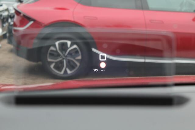 Citroen C4 1.2 Puretech Shine / Camera / Head-up / Keyless / Leder / 18'' / Navigatie / DAB / Dodehoek / ACC / Virtual Cockpit