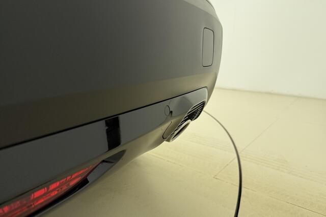 Citroen C4 1.2 Hybrid 145pk Collection Verwarmde Voorruit l Stoelverwarming l Full-LED l TomTom Navigatie l Wireless Apple Carplay & Android Auto l Camera l Parkeersensoren l Lichtmetalen Velgen l Climate Control l Adaptive Cruise Control