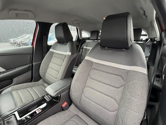 Citroen C4 Benzine 130 Pk *** Hele Mooie *** * Navigatie * Achteruitrij Camera * Climate & Cruise Control * Apple Carplay / Android Auto * Vingerhoets; Vierde Generatie Eersteklas Service. Al meer dan 100 jaar een begrip in de Brabantse Kempen.