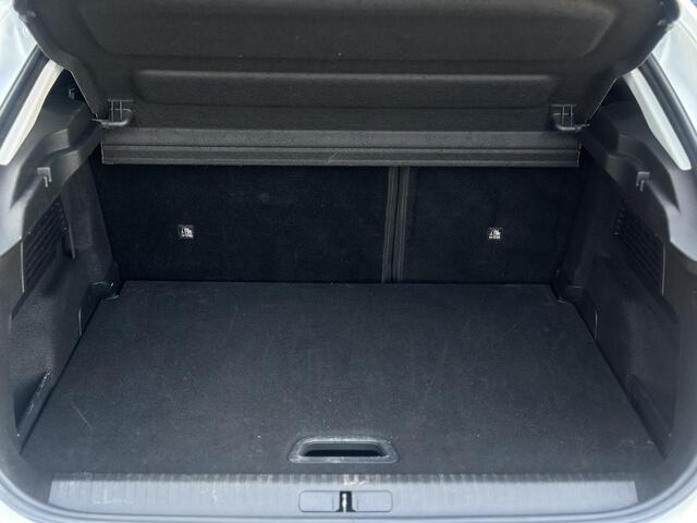 Citroen C4 1.2 Puretech Business Plus | Trekhaak | Adaptive Cruise Control | Comfort Stoelen | Navigatie | Climate Control | Keyless Entry/Start | DAB | Full LED | Apple Carplay/Android Auto | Parkeercamera/-sensoren | Head-Up Display |