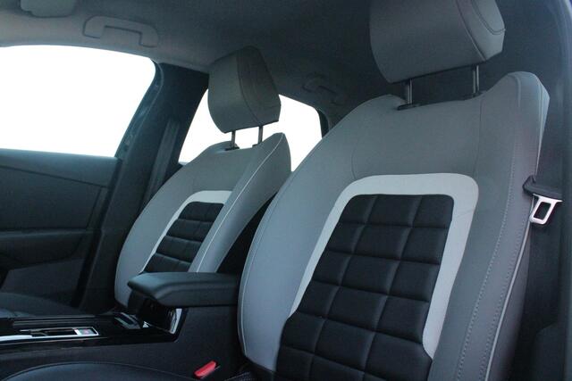 Citroen C4 C4 1.2 HYbrid 145PK MAX | HEAD UP DISPLAY | CAMERA VOOR + ACHTER | NAVIGATIE | DRAADLOZE TELEFOONLADER | FULL LED KOPLAMPEN | DRAADLOZE APPLE CARPLAY/ANDROID AUTO | 18" LICHTMETALEN VELGEN | ADAPTIVE CRUISE CONTROL | CLIMATE CONTROL | LEDEREN BEKLEDING | 