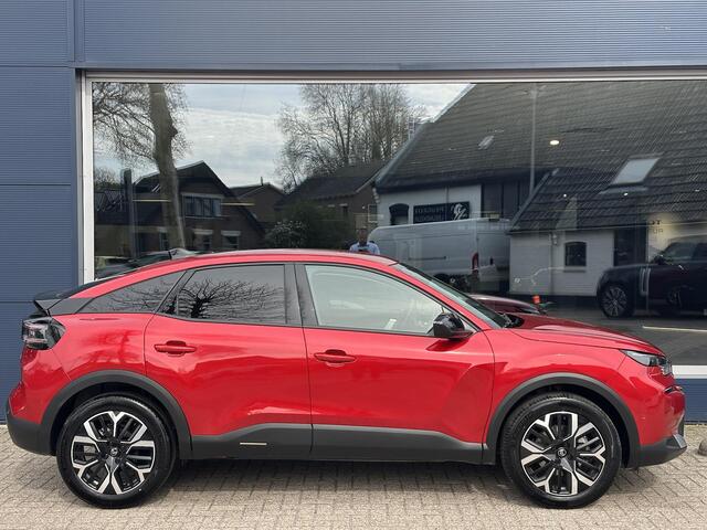 Citroen C4 1.2 Hybrid 145 PK Max | Automaat Hybride | Meest complete uitvoering | Slechts 4.500 KM | Navigatie | LED Verlichting | Camera | Adaptieve Cruise Control | Climate Control | Comfortstoelen | Digitaal Dashboard | Apple Carplay & Android Auto | DAB+ Radio |