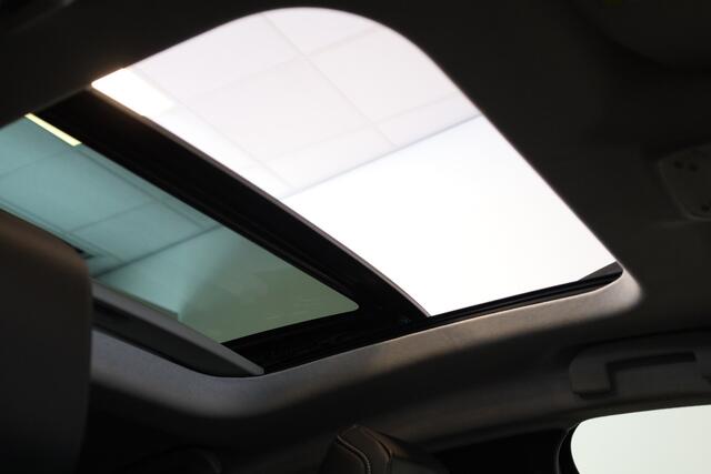 Citroen C4 PT 130 Shine Automaat-8 Schuif/kanteldak | HiFi | Volleder | Stoelverw | Draadloos laden telefoon