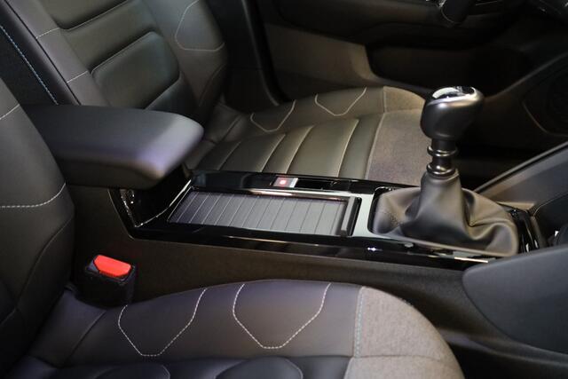 Citroen C4 PT 130 Shine Camera | HiFi | Stoel en voorruitverwarming | Apple Carplay
