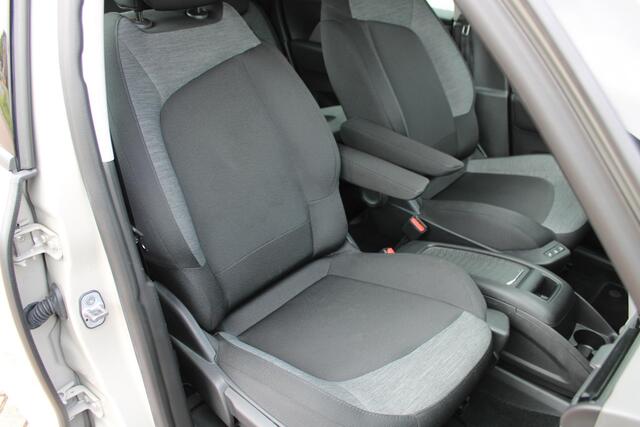Citroen C4 SpaceTourer 1.2 PureTech 130pk Business Automaat Airco Navi Camera Carplay Super mooi en heerlijk ruim