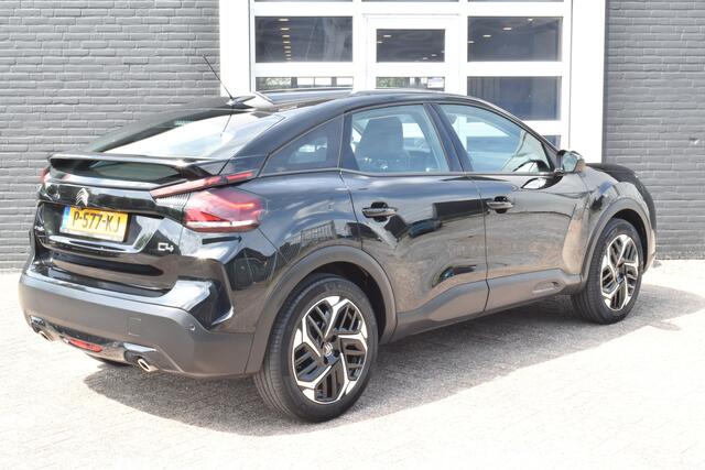 Citroen C4 Puretech 130 Feel Pack | Navigatie | Carplay & Android Auto | Airconditioning ECC | Head Up Display | Dodehoek Detectie | Isofix Bevestigingspunten | Zeer Compleet!!!
