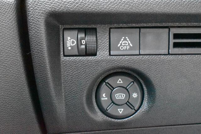 Citroen C4 Puretech 130 Feel Pack | Navigatie | Carplay & Android Auto | Airconditioning ECC | Head Up Display | Dodehoek Detectie | Isofix Bevestigingspunten | Zeer Compleet!!!