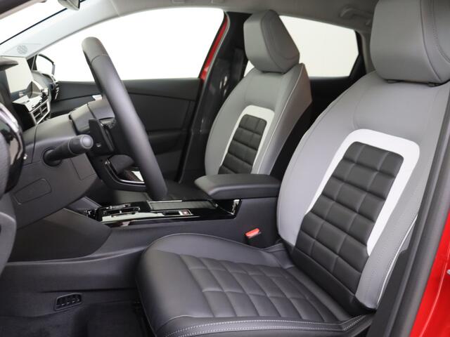 Citroen C4 1.2 Hybrid 145pk Max OPEN DAK ! PANORAMADAK ! NOW OR NEVER DEAL !!!, Zie Km. stand in auto