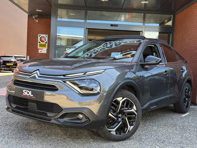 Citroen C4 1.2 Puretech Shine // TREKHAAK // NAVI // CAMERA // PANO SCHUIF-KANTELDAK // MASSAGE STOELEN // ADAPTIVE CRUISE //