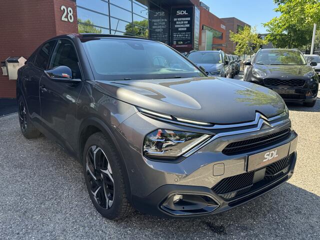Citroen C4 1.2 Puretech Shine // TREKHAAK // NAVI // CAMERA // PANO SCHUIF-KANTELDAK // MASSAGE STOELEN // ADAPTIVE CRUISE //