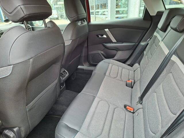 Citroen C4 1.2 PT. MAX AUTOMAAT 130PK NAVI LMV PDC-CAMERA TWO-TONE