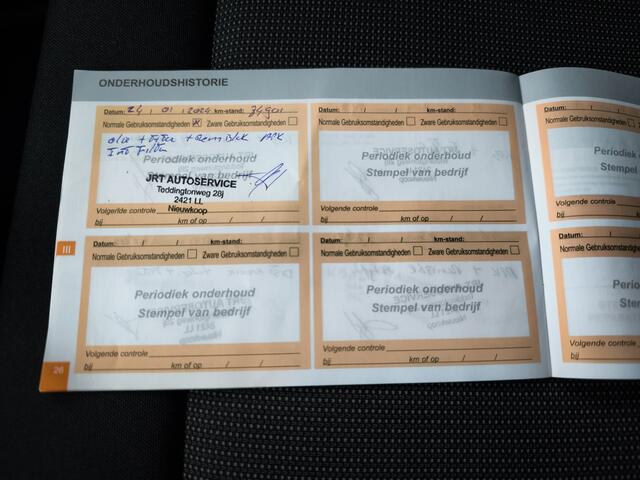 Citroen C4 CACTUS 1.2 PureTech Shine 1e-Eig. Keurig-Onderh. BOVAG-Garantie, NL-Auto. Achteruitrijcamera, Navigatie, Cruise-Control, Parkeersensoren, Airco/Climate, Black-Edition