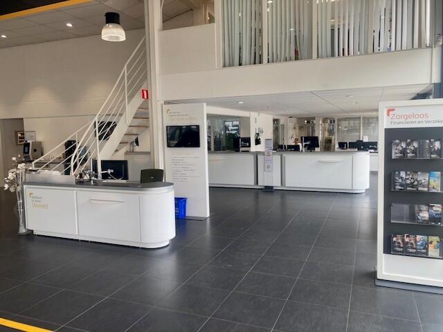 Citroen C4 CACTUS 1.2 PureTech 110 PK Business | 4 seizoensbanden | NAVI | parkeersensoren achter |