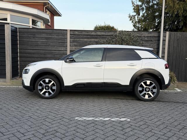 Citroen C4 CACTUS Shine 1.2 PureTech 110PK Navigatie, Achteruitrijcamera, Keyless, Parkeersensoren