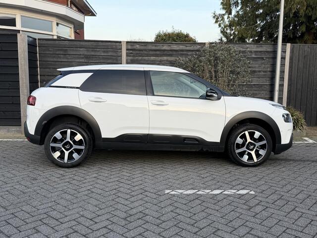 Citroen C4 CACTUS Shine 1.2 PureTech 110PK Navigatie, Achteruitrijcamera, Keyless, Parkeersensoren