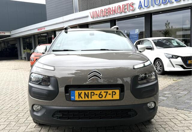 Citroen C4 CACTUS Benzine 82 Pk * Navigatie * Achteruitrij Parkeer Camera en Sensoren * Climate & Cruise ontrol * Vingerhoets; Vierde Generatie Eersteklas Service. Al meer dan 100 jaar een begrip in de Brabantse Kempen